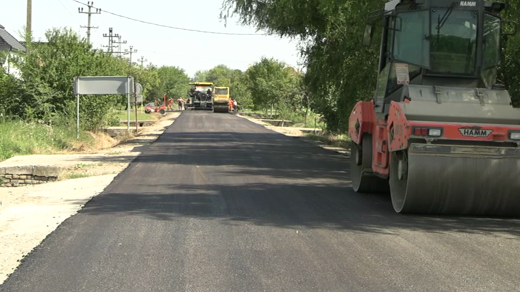 Kovačica: Postavljen  drugi sloj asfalta u ulici Bratstva jedinstva